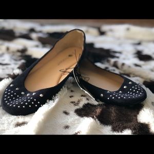 Women’s Chatties black flats